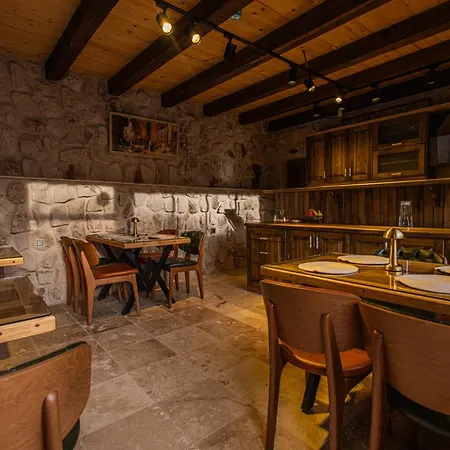 Bed & Breakfast Gazel Cave House