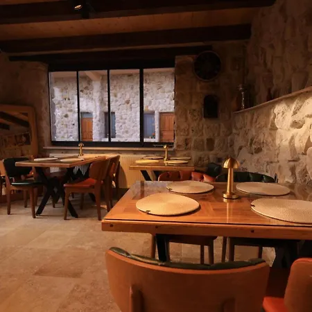 B&B Gazel Cave House 어굽