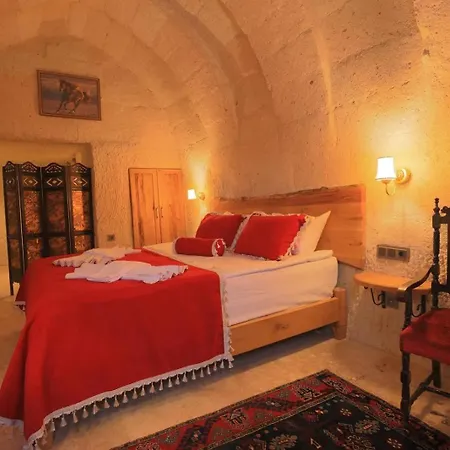 Gazel Cave House B&B 어굽