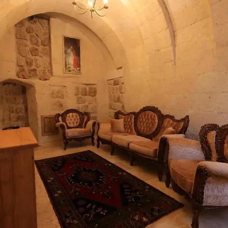 Gazel Cave House 어굽