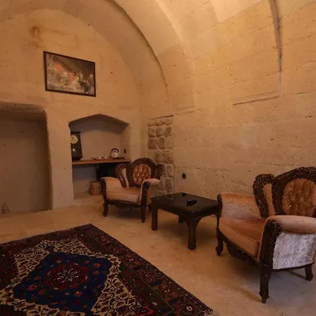 Gazel Cave House B&B 어굽