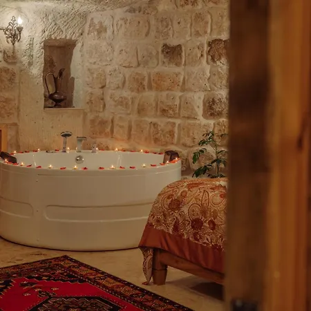 Gazel Cave House B&B 어굽