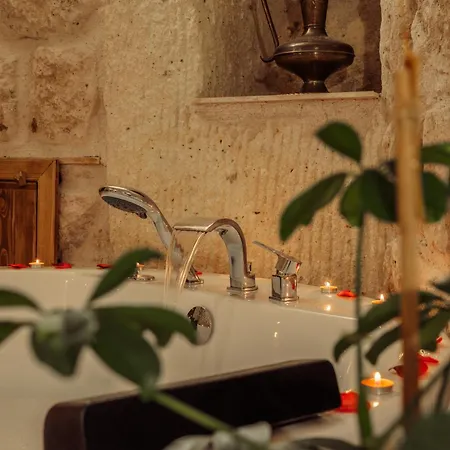 Gazel Cave House 3* أوروغوبْ