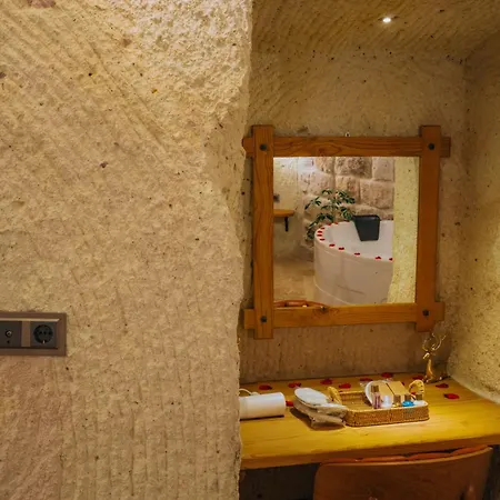 Gazel Cave House B&B 어굽